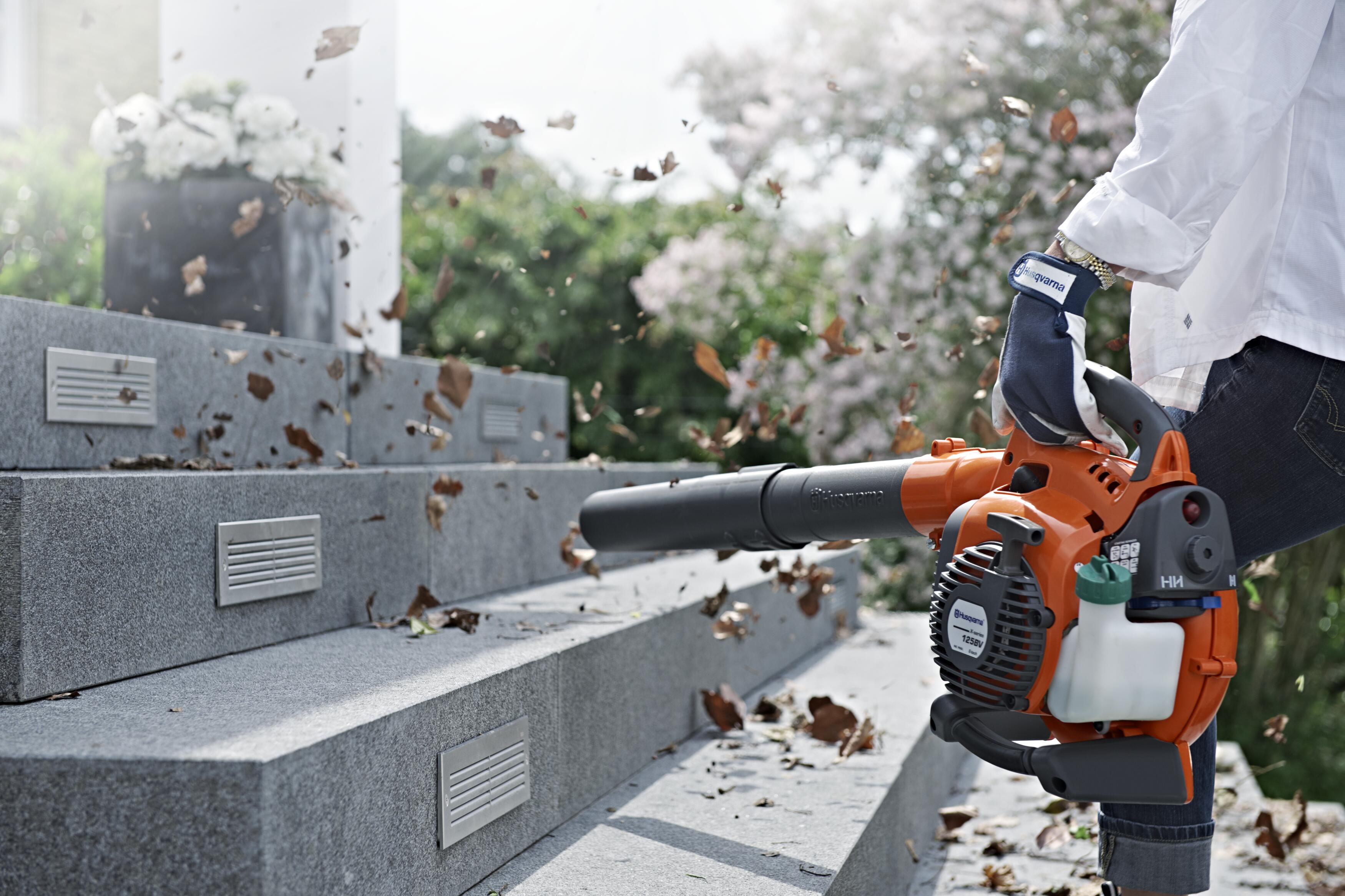 Hand-held and back-pack leaf blowers from Husqvarna
