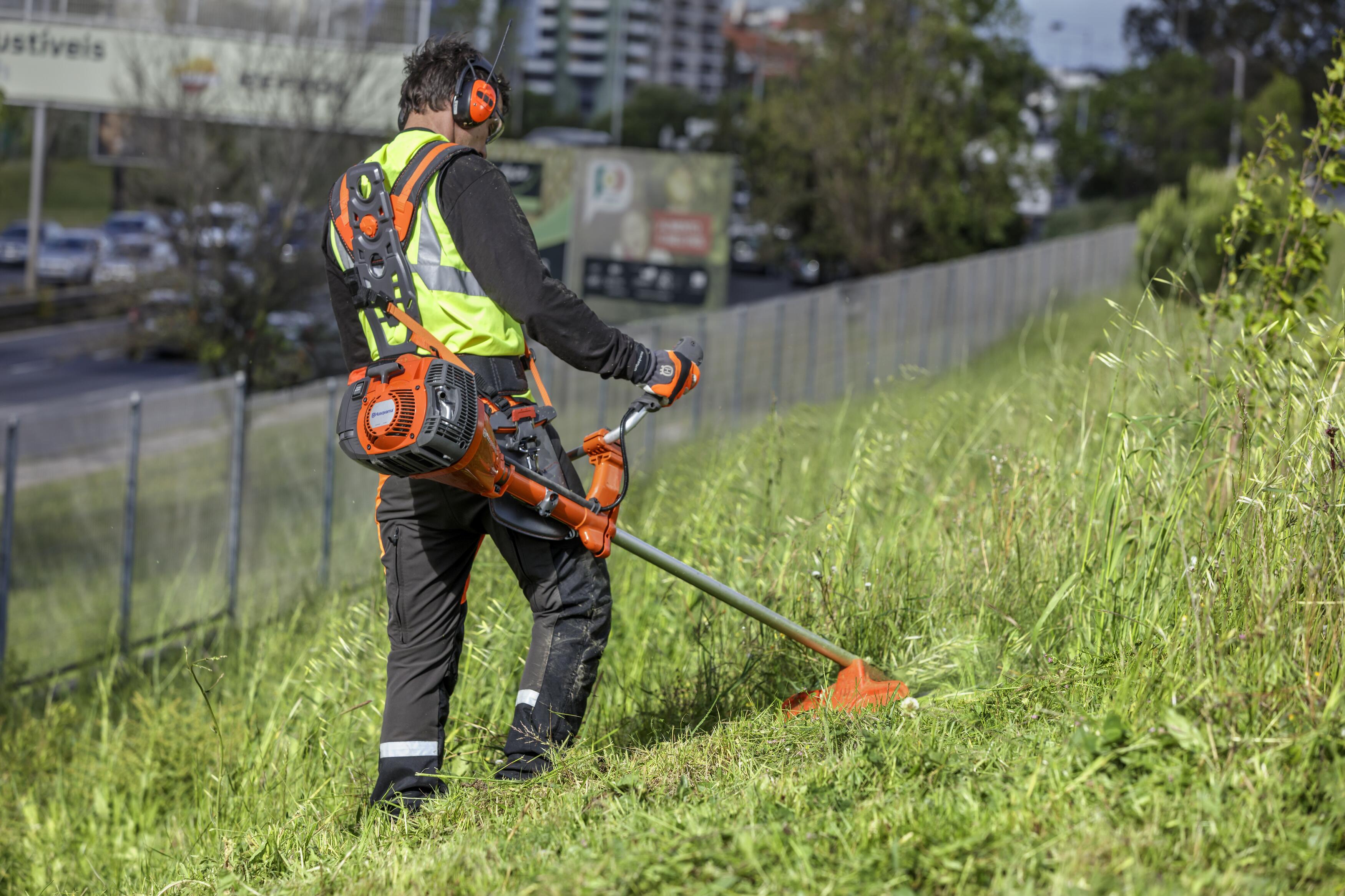 Petrol Brushcutter 545RXT, Harness Balance XT