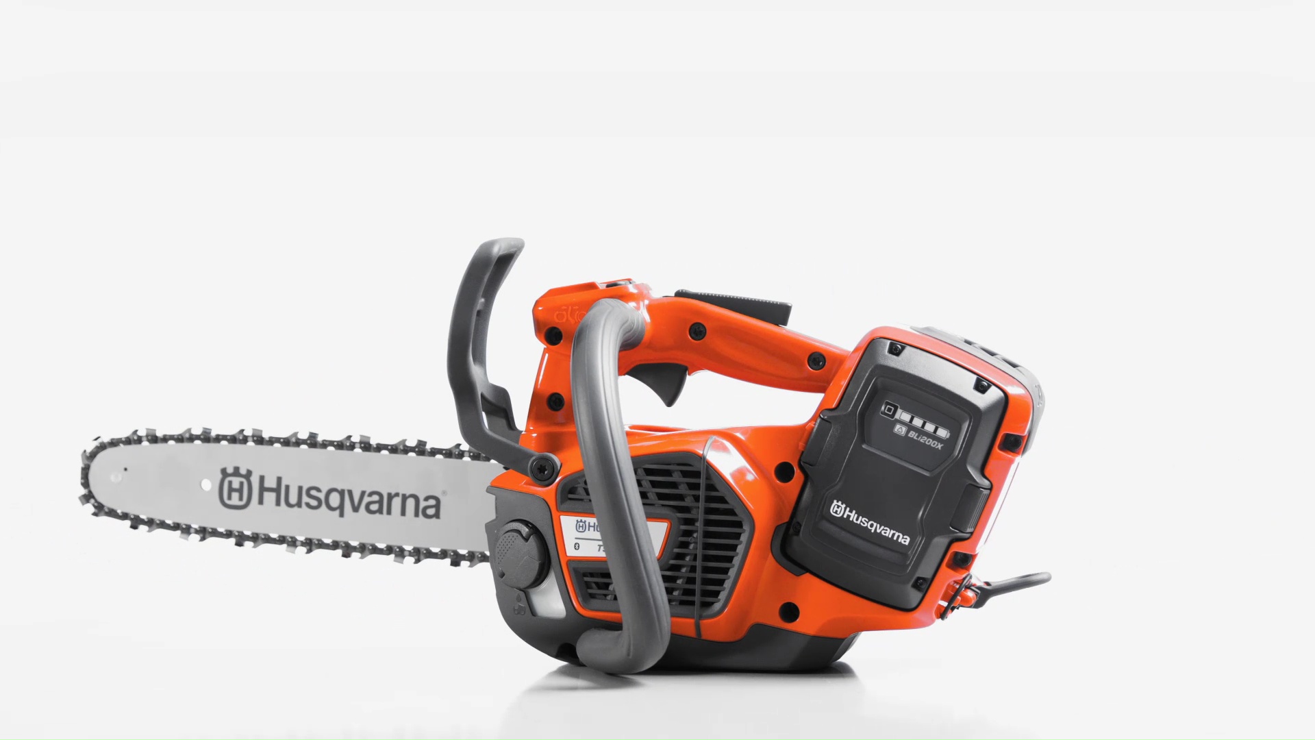 T540i XP - Rotating chainsaw film 16s 16:9 MASTER