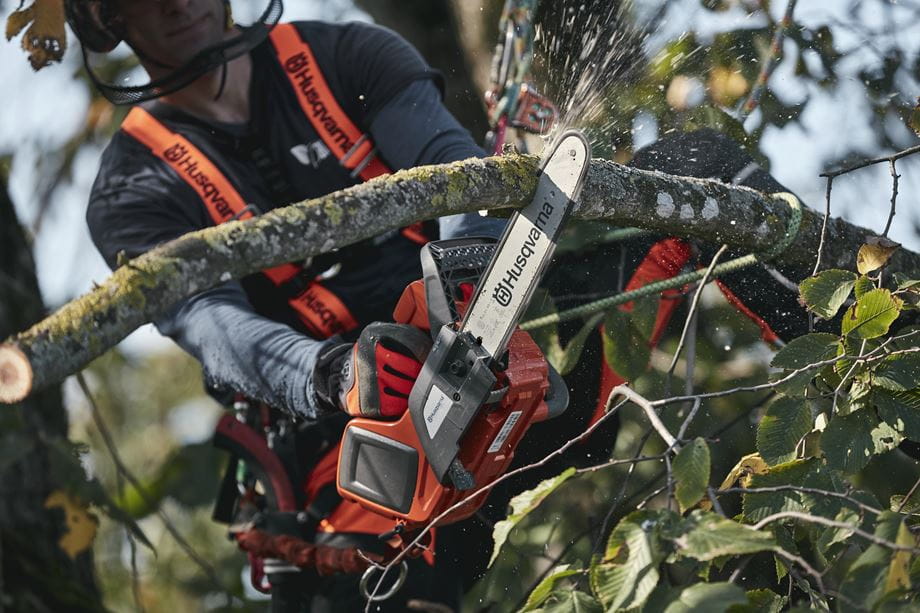 Chainsaw T535i XP with SP21G chain and arborist trousers