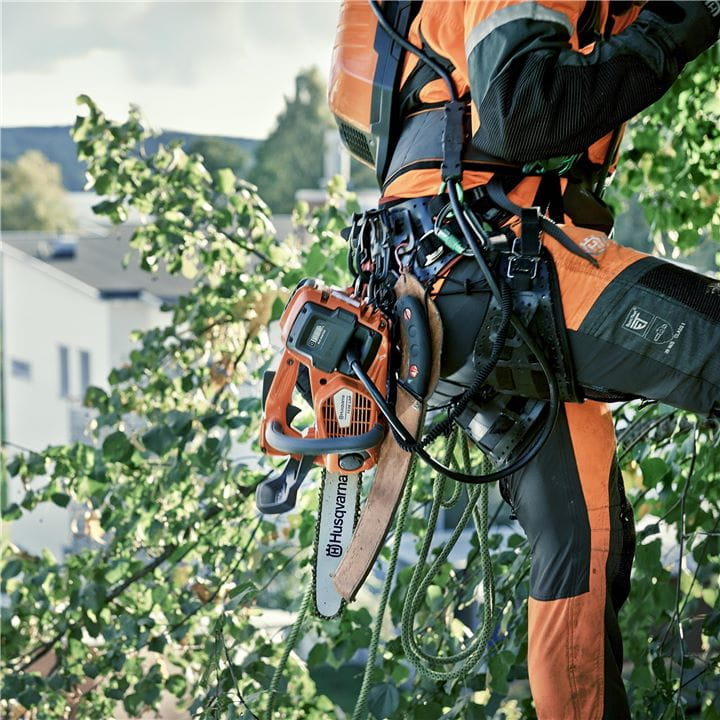 Husqvarna’s battery driven chainsaws are quiet, highly efficient and lightweight