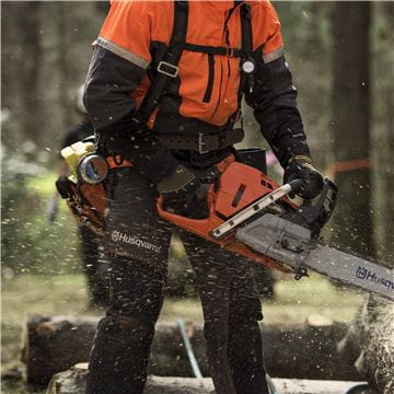 Chainsaw logger - USA