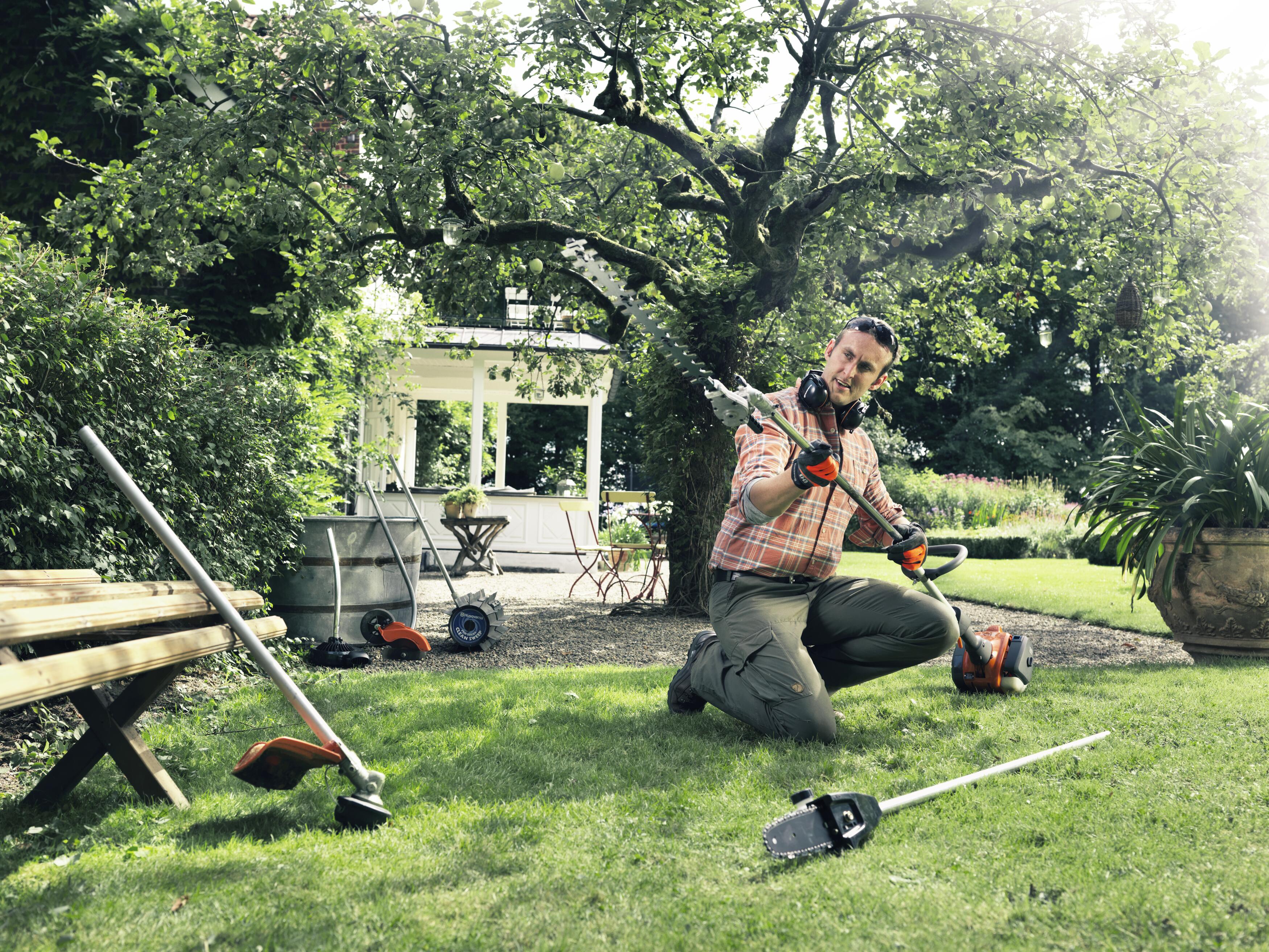 It’s easy to customize your grass trimmer from Husqvarna after season and specific needs