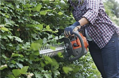What to think about when buying a hedge trimmer