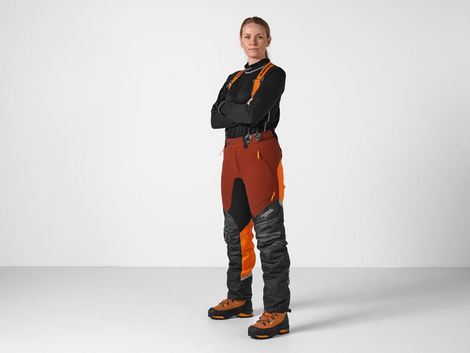 Technical Extreme trousers - female model (Studio background)