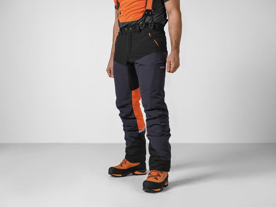 Technical Robust trousers (Studio background)