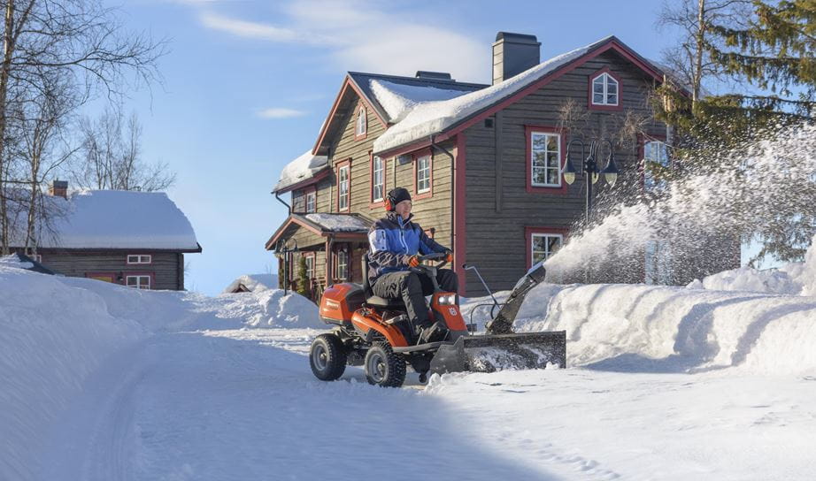 Rider 316TS AWD with Snow thrower