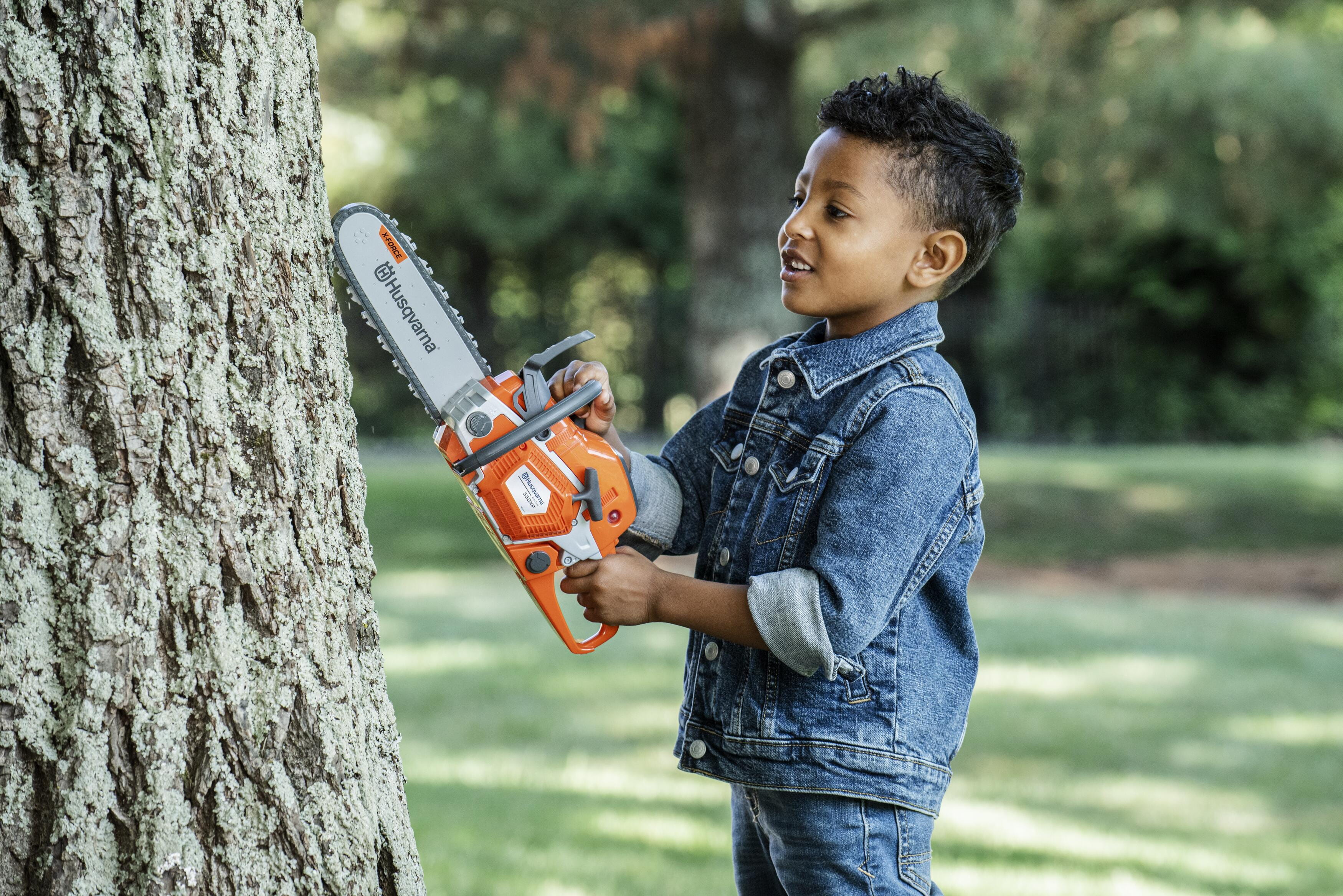 Toy 550 Chainsaw