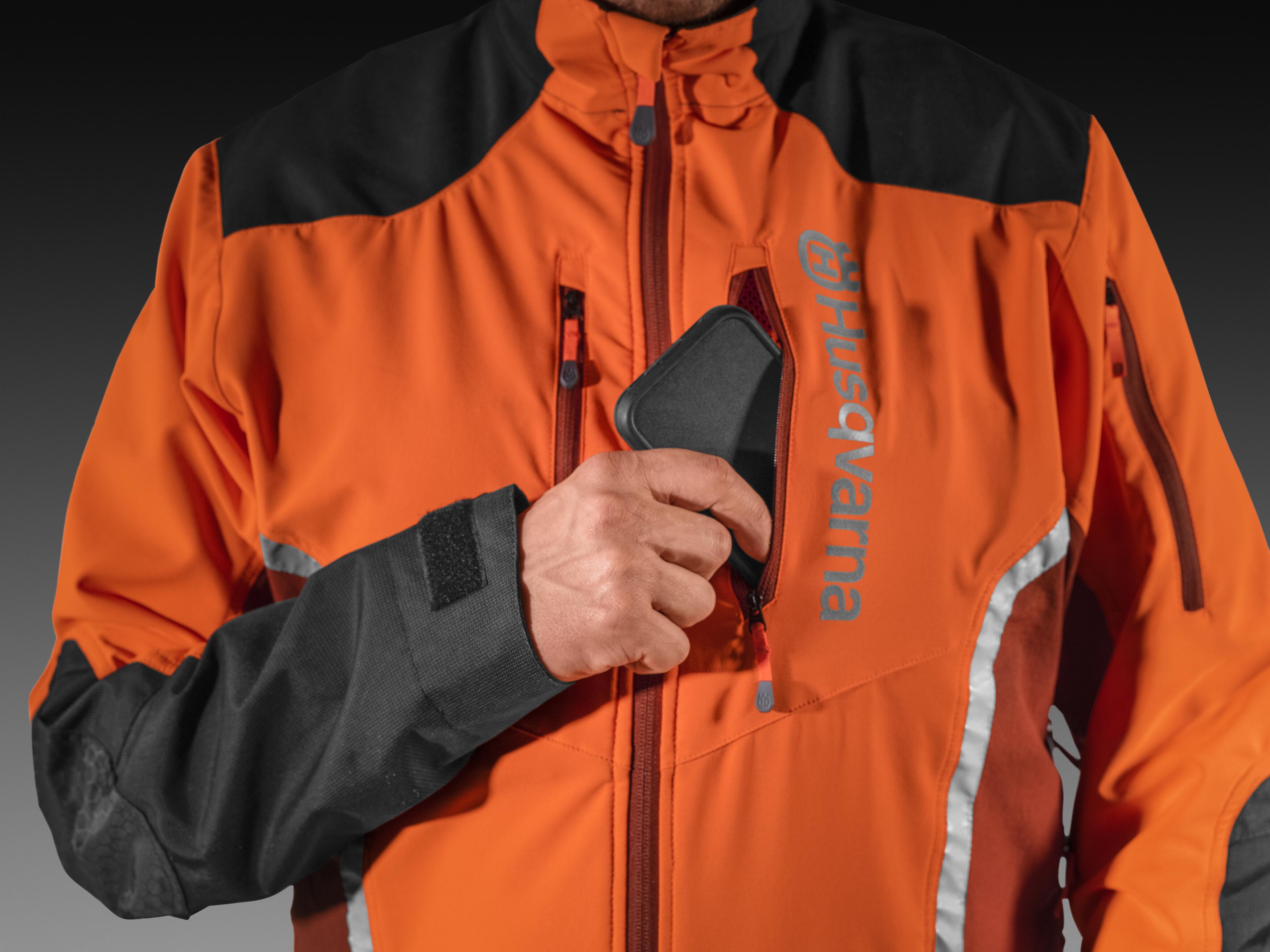 Padded mobile pocket, Technical Extreme jacket