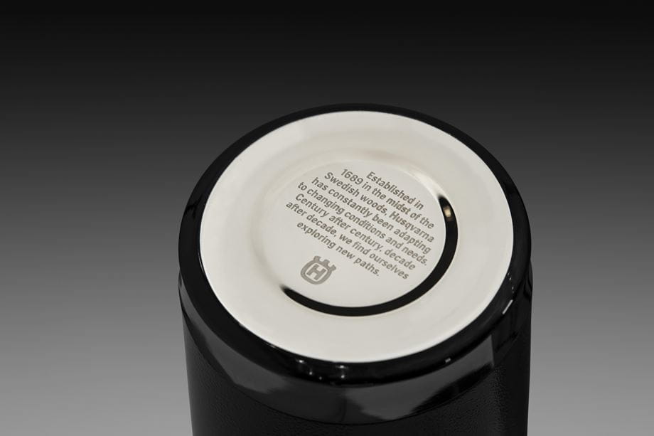 Thermos bottle 0,75 L, Bottom with engraved storytelling text