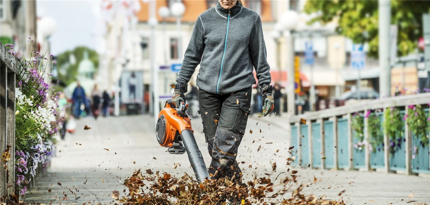Hand-held and back-pack leaf blowers from Husqvarna